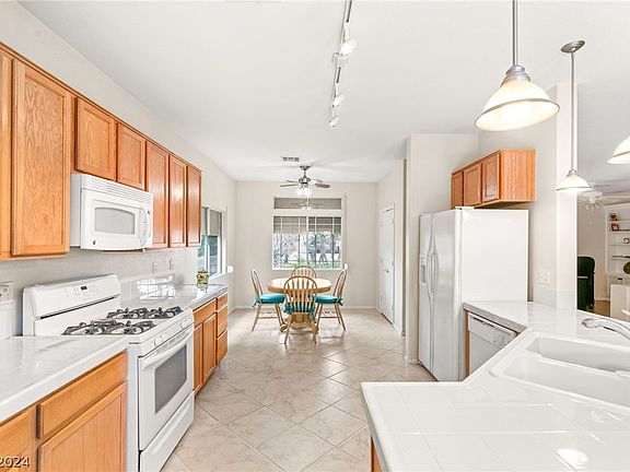 5th image of 64 Vista Del Mar St