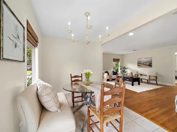 927 Gardenia Drive, Houston, TX 77018
