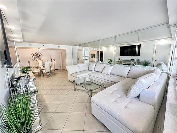 4th image of 5225 Collins Ave #Cu-517