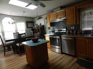 17 Cathy Cir, Portsmouth, RI 02871