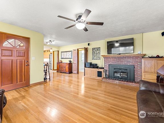 5th image of 18807 NE 184th Street W