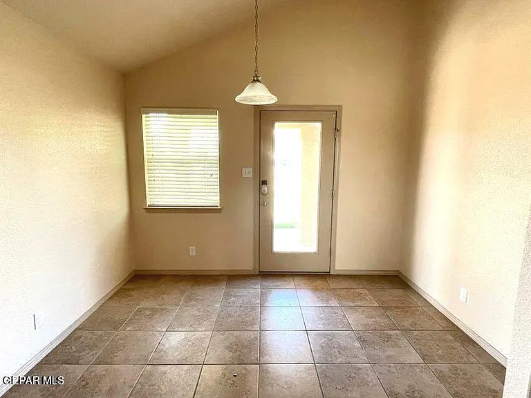 4001 Hueco Valley Dr — Photo 8