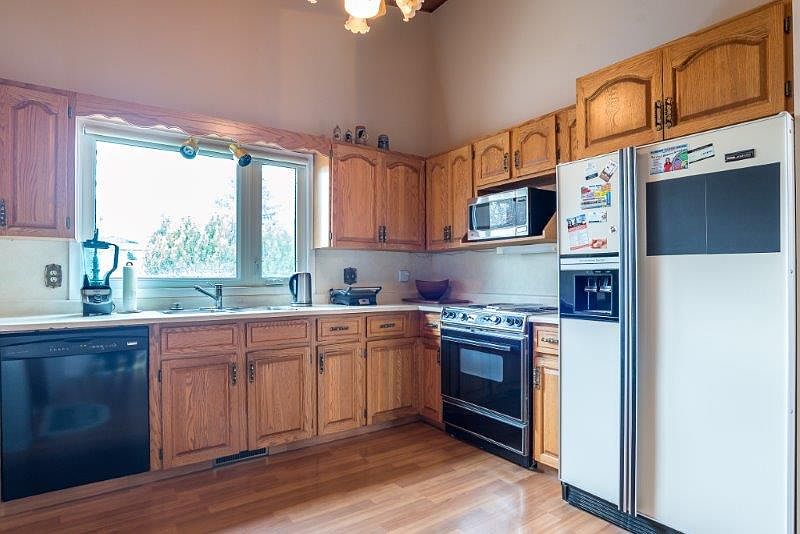 Calgary House for rent - 4 Bedrooms — photo 8