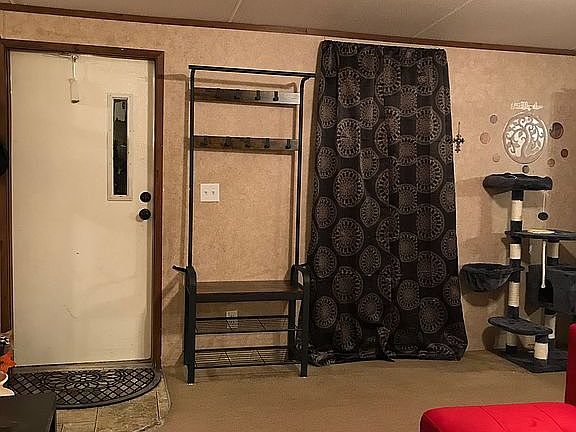 5th image of 611 N Mier St