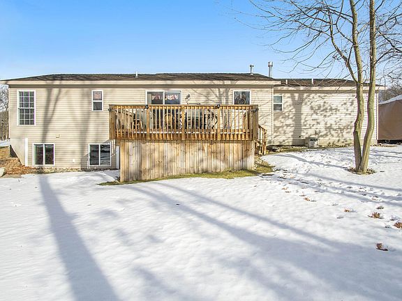 4th image of 333 Hazelwood Ct