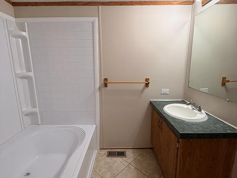 Westbridge Manor — Photo 20