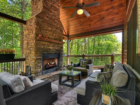 3rd image of 34 Dallas Ln