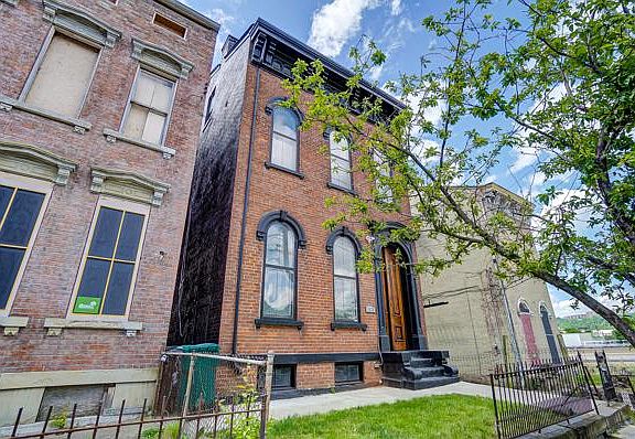 2nd image of 1123 Dayton St #2