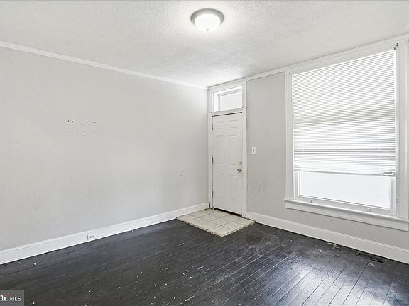 5th image of 3823 Belair Rd