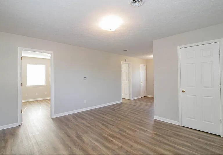 404-18 Thompsonville Ln — Photo 4