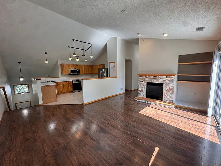 1243 Bergmann Dr — Photo 6