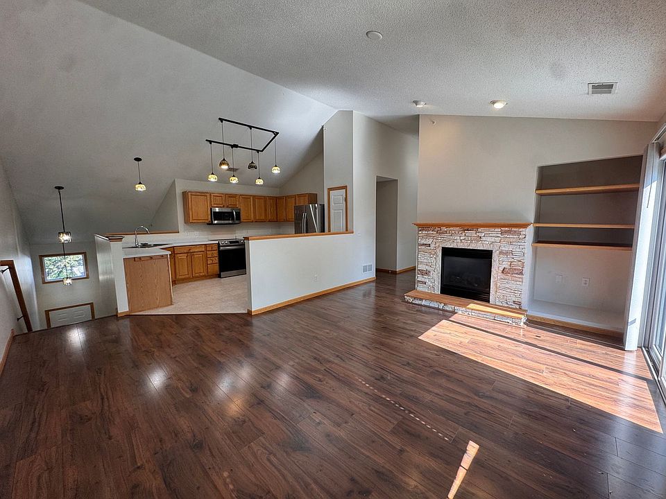 1st image of 1243 Bergmann Dr