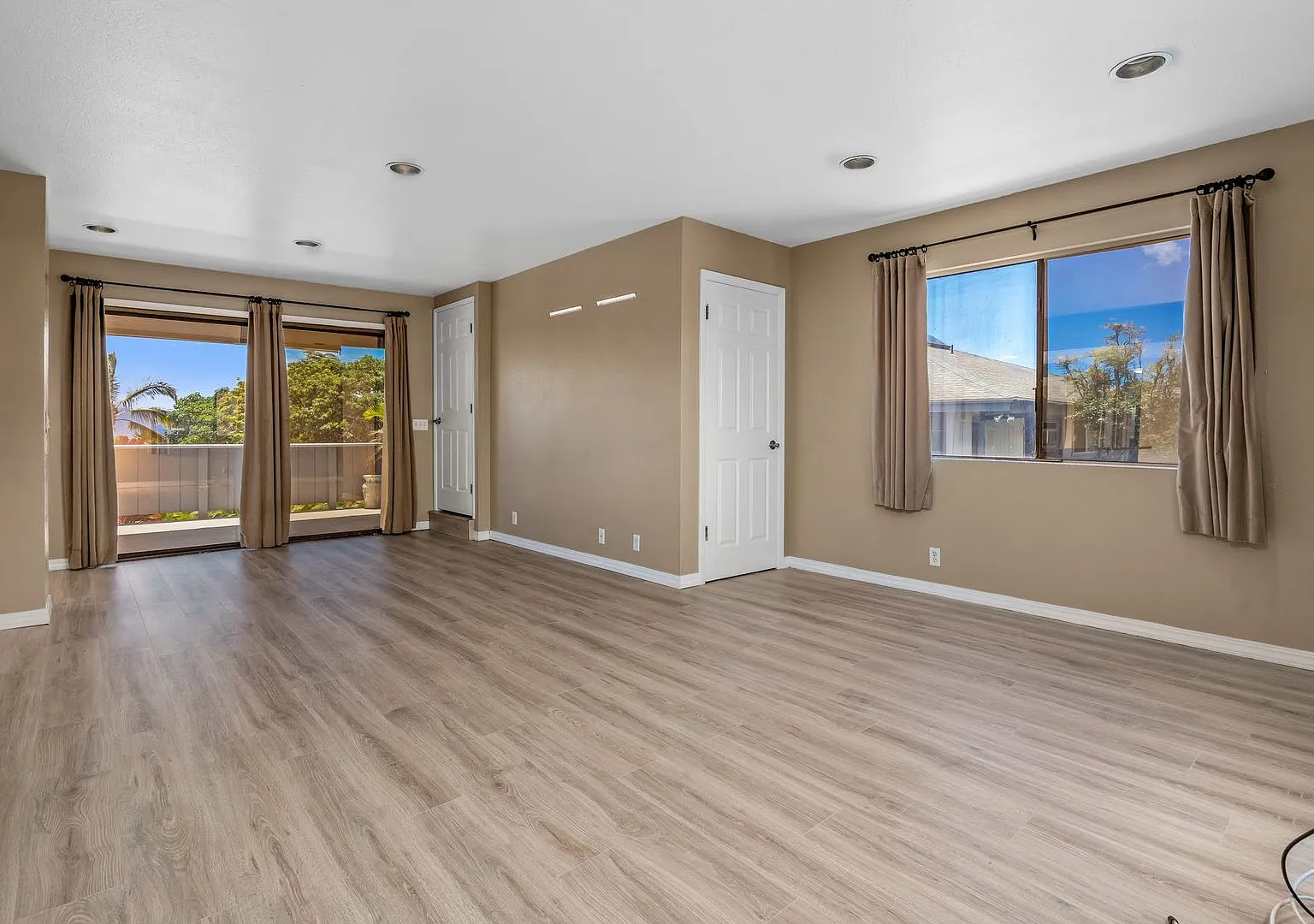 3 bed, 2252 sqft, $4,750 — Photo 4