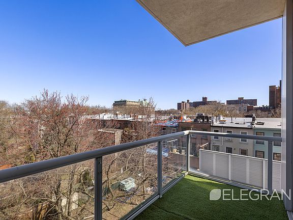 4th image of 383 Carlton Ave APT 5E