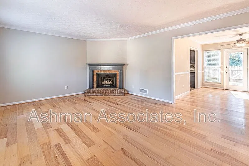 2 bed, 2.5 bath, 1242 sqft, $2,150 — Photo 4