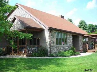 15 Arnold Ln, York, PA 17406