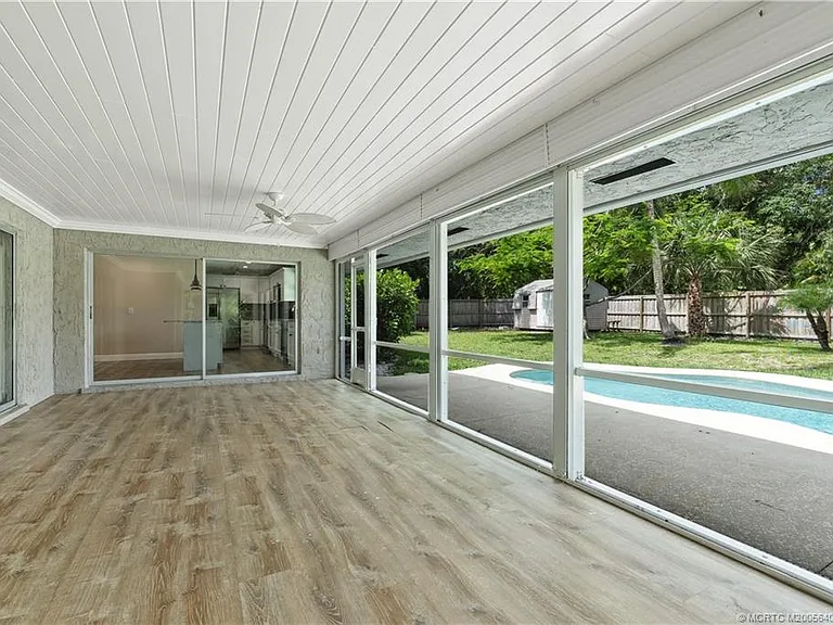 53 N Sewalls Point Rd — Photo 37