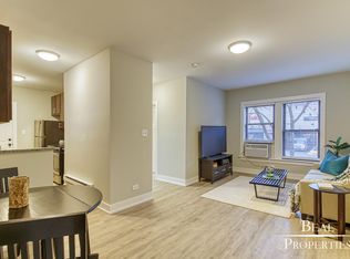 705 W Brompton Ave #13, Chicago, IL 60657