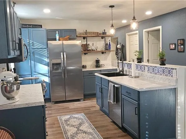 304 E St, Creighton, MO 64739