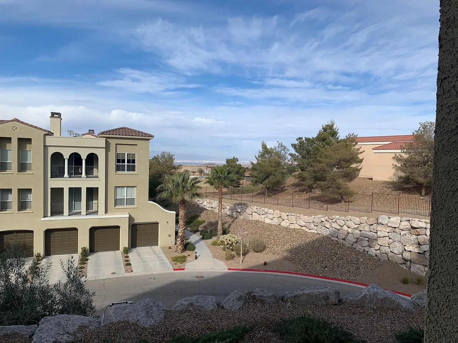 2 bed, 1736 sqft, $2,195 — Photo 2
