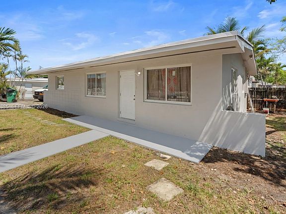 4th image of 8400 NW 24th Ct