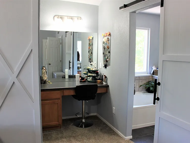 7665 Chancellor Dr — Photo 26