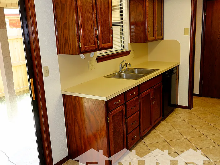 205 Wellington Ave — Photo 9