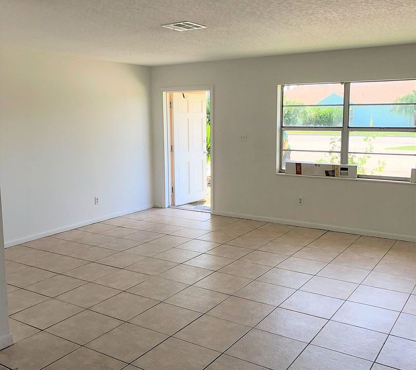 1st image of 1360 Carlton Ct APT B
