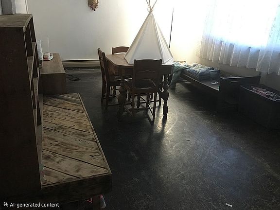 3rd image of 1113 W Farm Ave