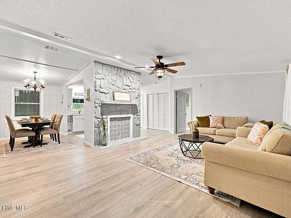 5th image of 138 Simmons Street