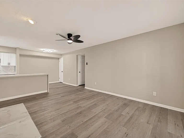 1860 White Oak Dr #311 — Photo 4