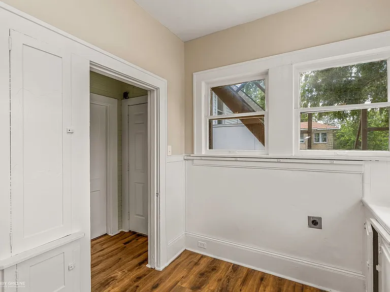 561 Forest Ave — Photo 12