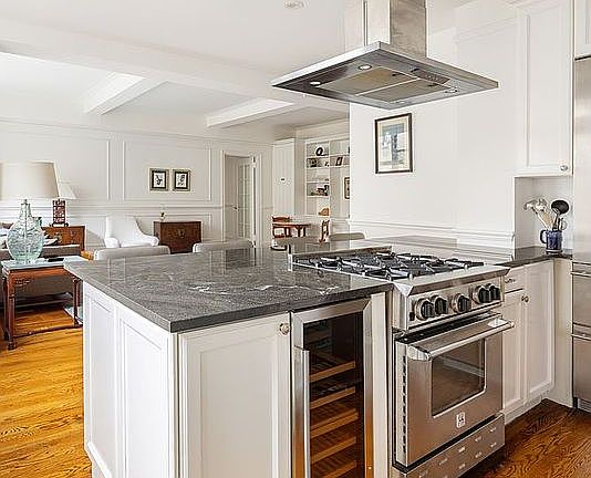 4th image of 50 Riverside Dr APT 15F