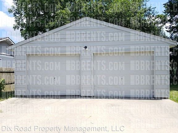 2nd image of 2105 Highland St