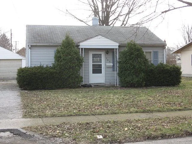 766 Blaine Ave photo 1