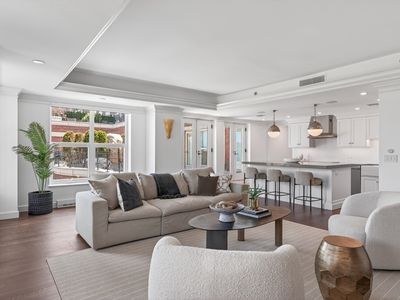 300 Boylston St Unit 702, Boston, MA, 02116