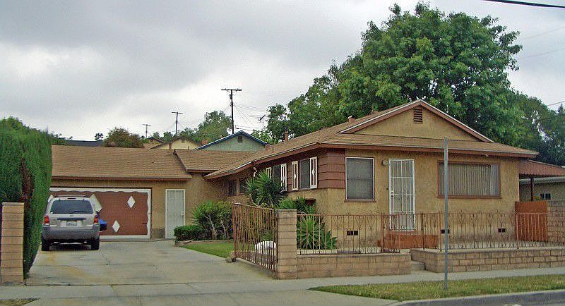 2nd image of 11009 Fellows Ave