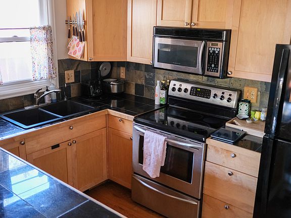 4th image of 2264 Goss Cir E