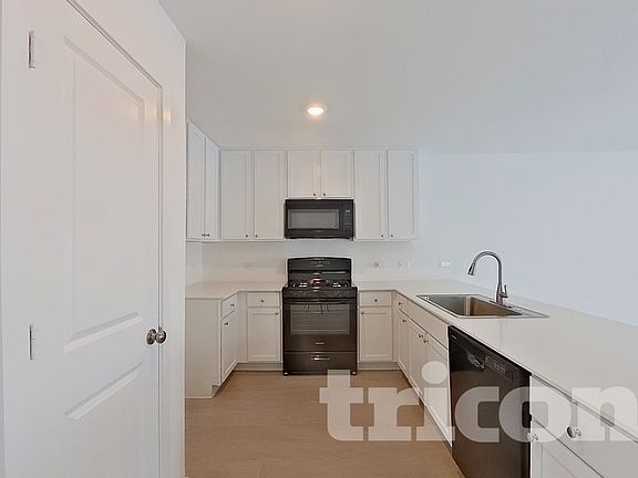 3rd image of 907 Ponderosa Ln