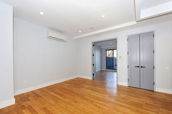 Rented by HCO NY | media 15