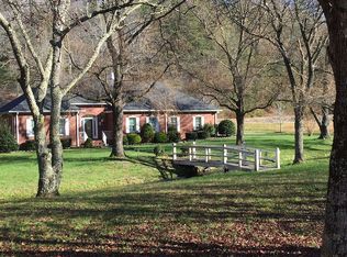 136 Willow Springs Dr, Hendersonville, NC 28739