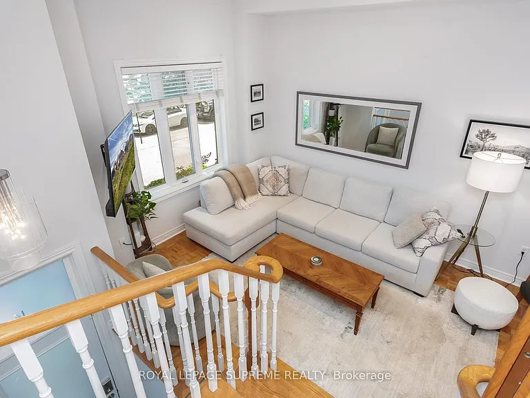 16 Lightbourn Ave — Photo 7