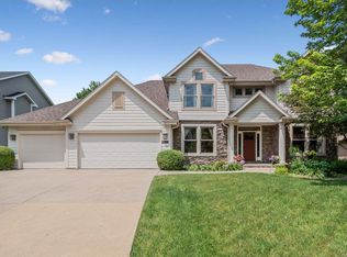 9305 Huntington Cir, Johnston, IA 50131