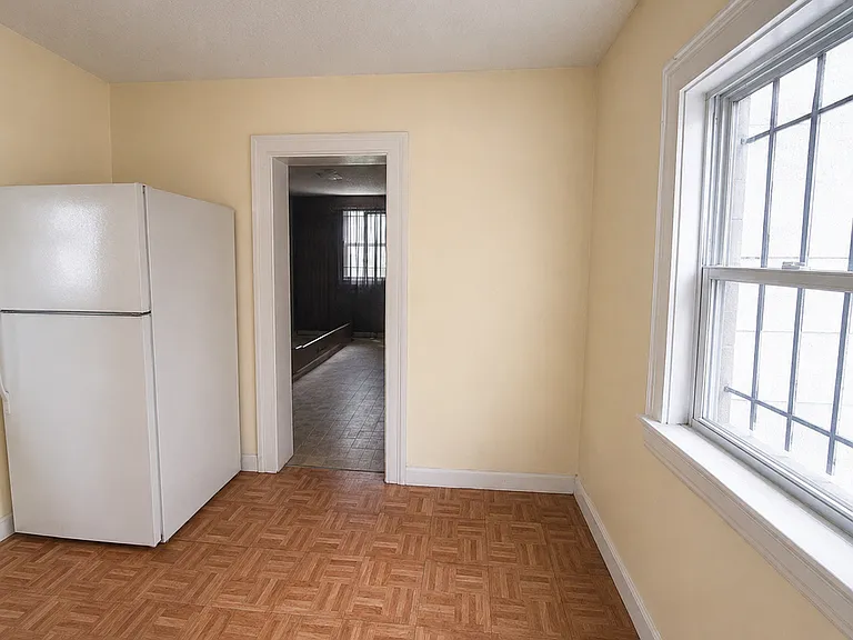2472 Wylene St — Photo 6