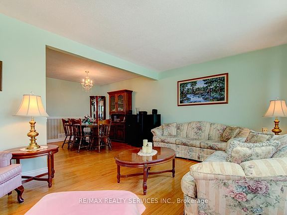 4th image of 21 Finchgate Blvd