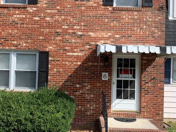 6 Edgewood Rd, Bluefield, VA 24605