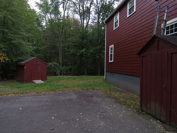3rd image of 56 Ekstrom Cir