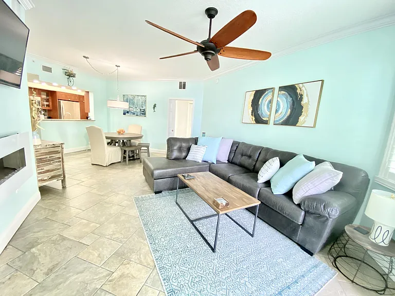 215 NW Flagler Ave #202 — Photo 8