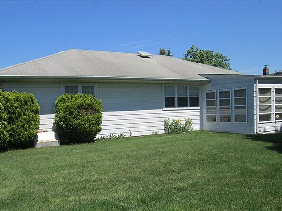 2nd image of 45 Castle Harbor Dr