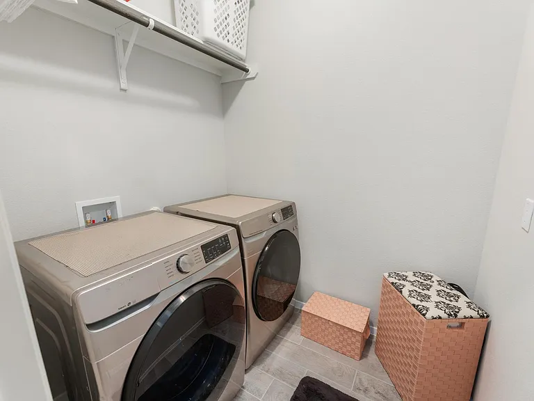 308 Catalina Dr — Photo 15